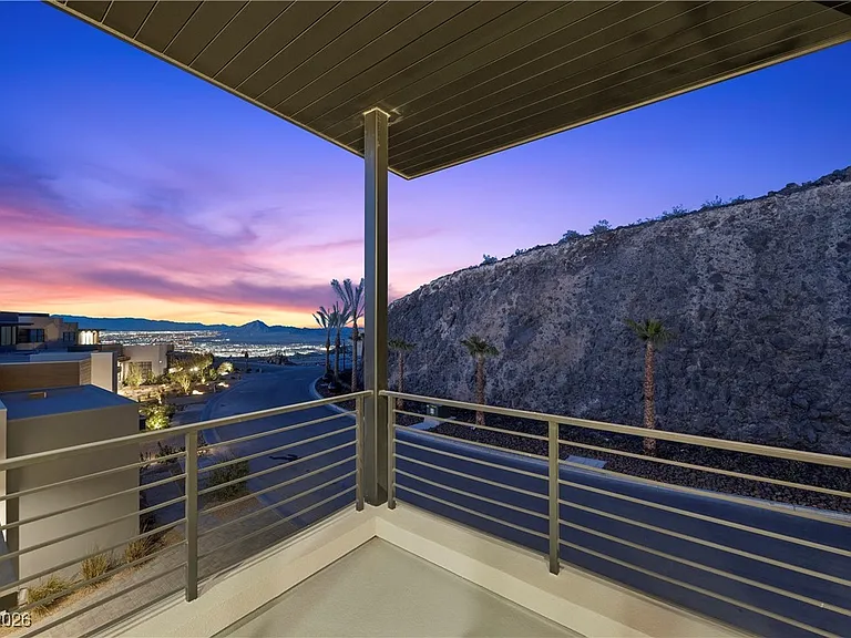 577 Overlook Rim Dr — Photo 59