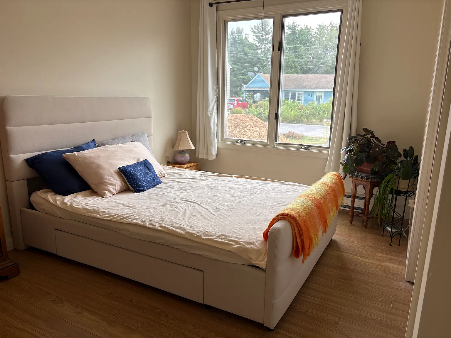 2 bed, 660 sqft, $2,100 — Photo 4