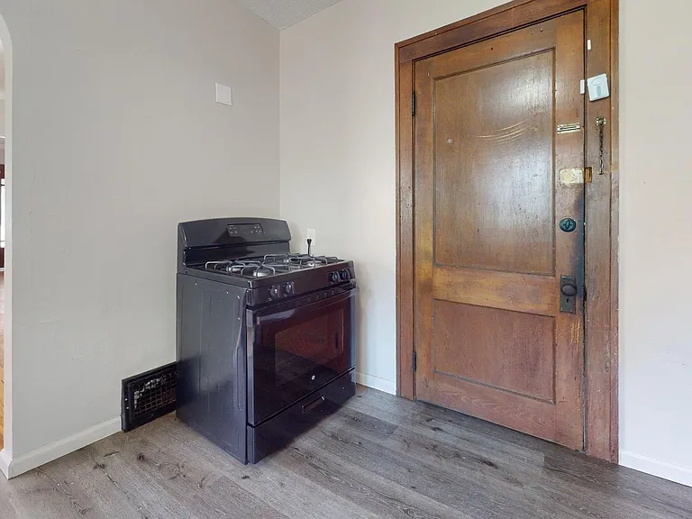 9715 Plymouth Ave — Photo 31