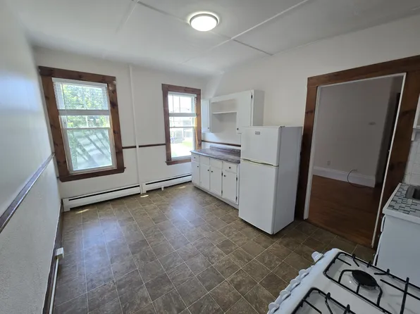 32 Railroad Ave APT 8, Beverly, MA 01915