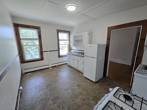 32 Railroad Ave #8 Photo 1