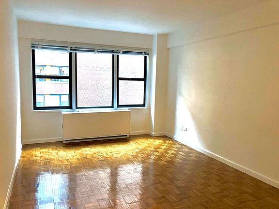 3rd image of 310 E 65th St APT 8B