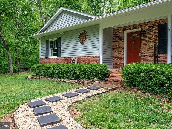 3rd image of 78 Cobblestone Way