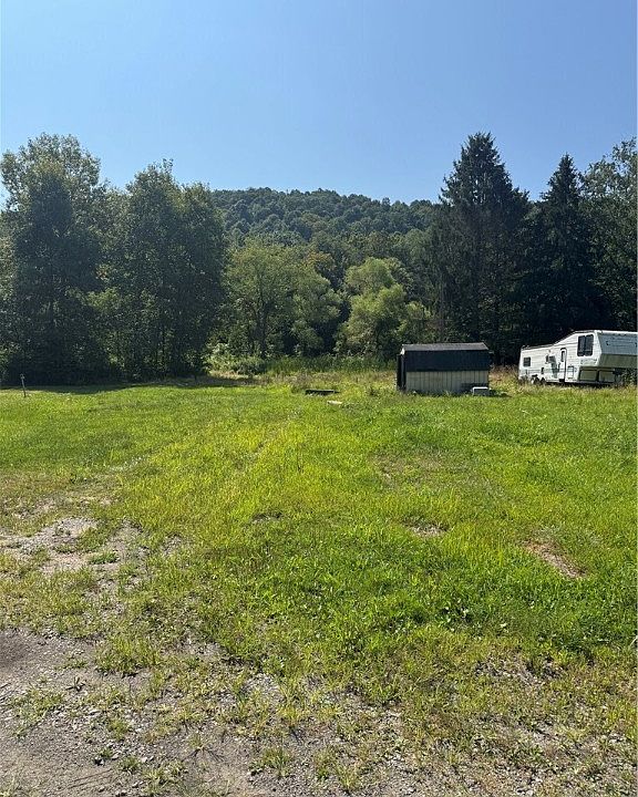 2nd image of 126 Hillview Ln