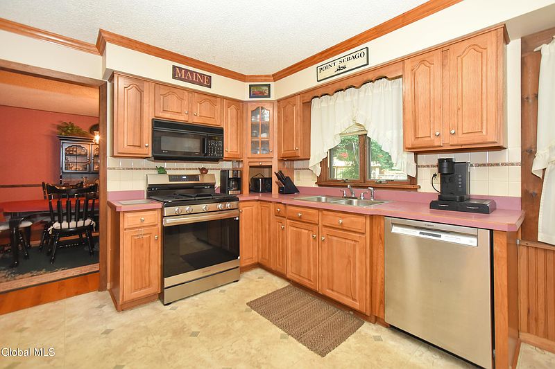 2nd image of 9 Northwood Drive