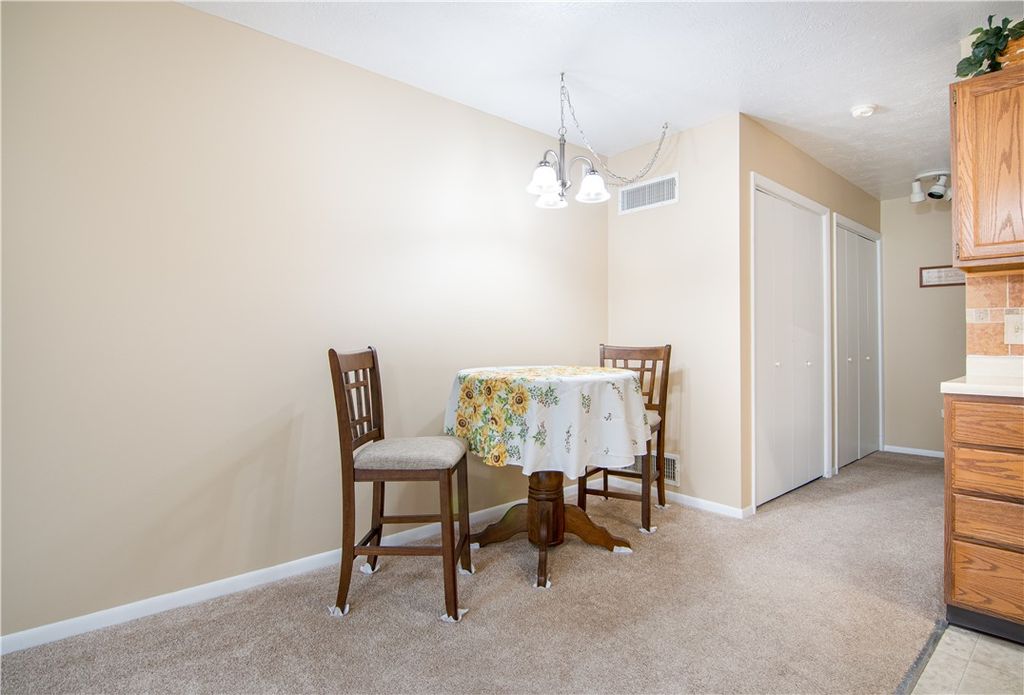 Apartment in Saxonburg, Butler County - View 3