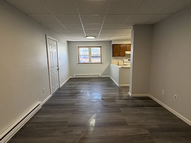 563 Washington Ave — Photo 7
