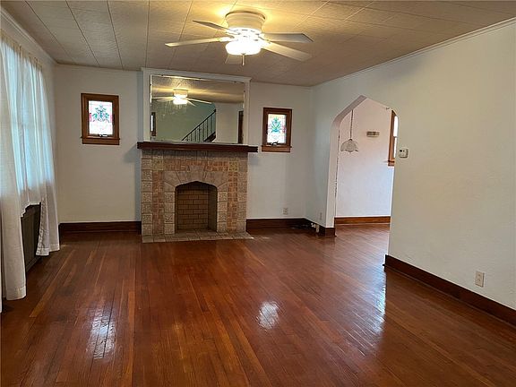 3rd image of 227 Clairmont Ave