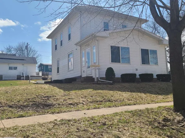 1117 Nash St, Aplington, IA 50604
