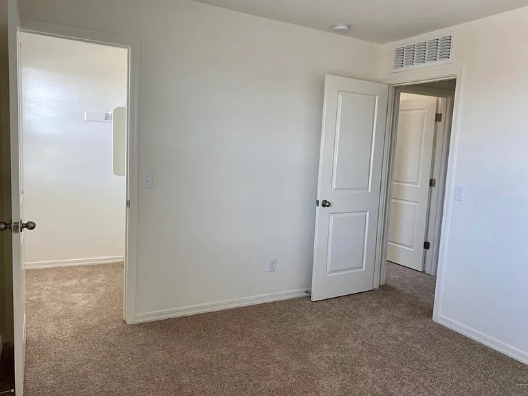 389 S Soledad Ln — Photo 4
