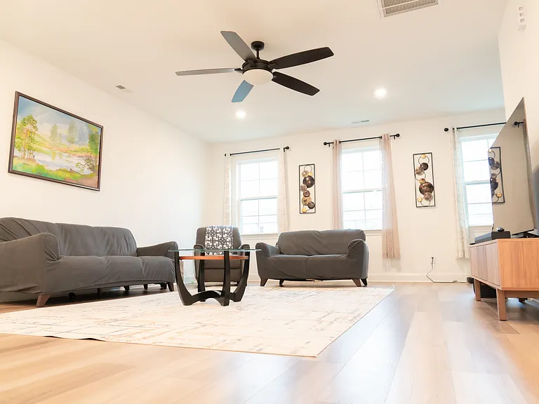 604 Amaranth Dr — Photo 12