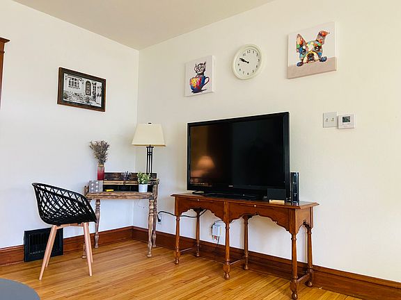 3rd image of 3919 Tholozan Ave Floor 1