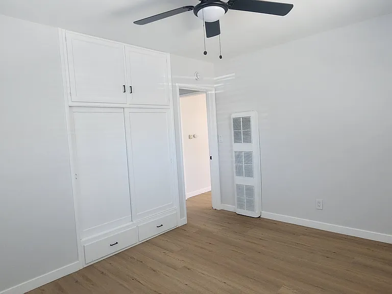 565 Flower St — Photo 10
