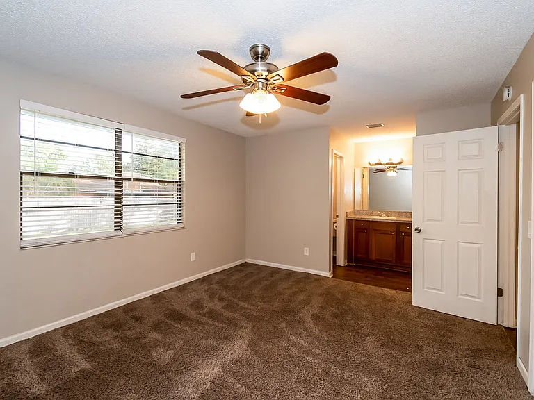 594 Thomas McKeen St — Photo 11