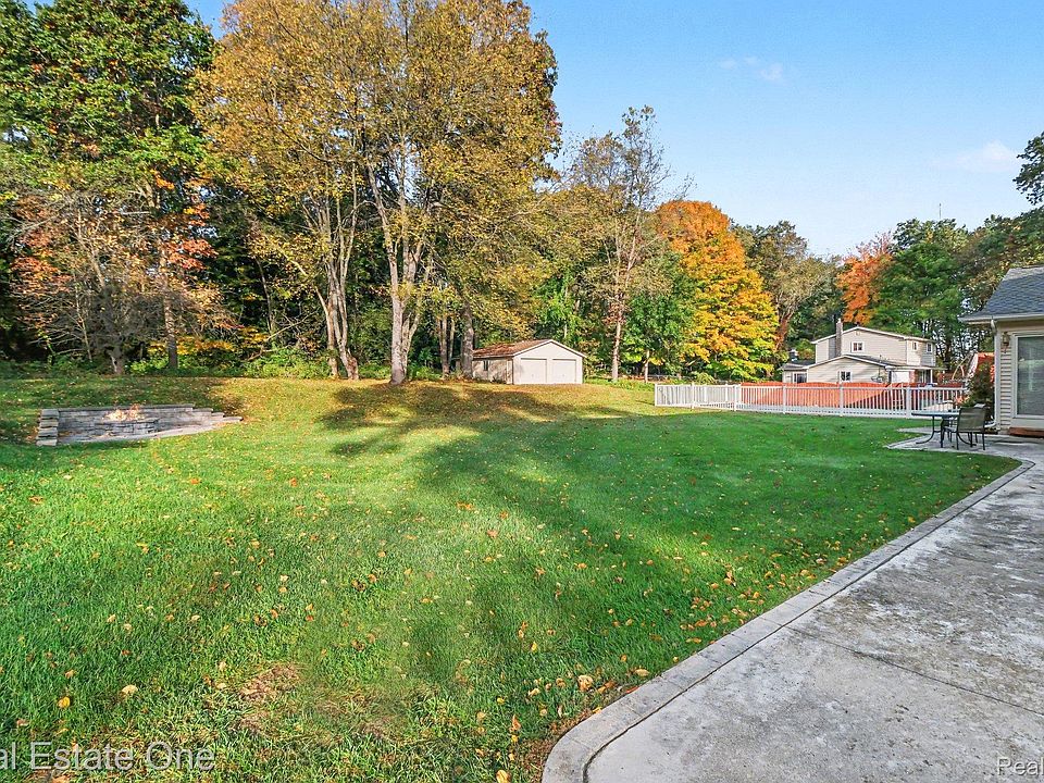 9243 Sherwood Dr, photo 29