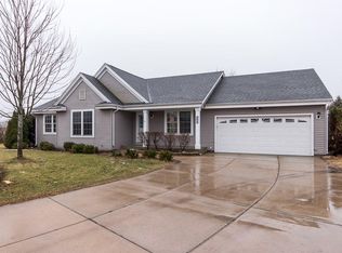 304 Woodfield Ct, Eagle, WI 53119