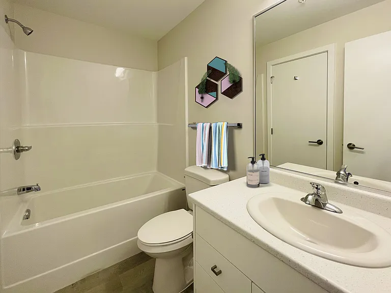 830 Hockley Ave — Photo 5