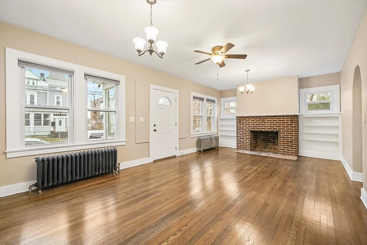 2 bed, 952 sqft, $2,650 — Photo 1