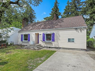 9061 NE Halsey St, Portland, OR, 97220