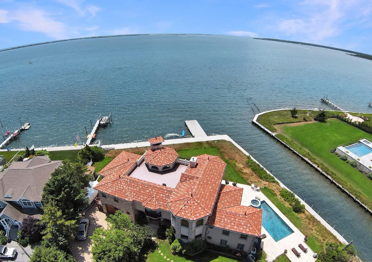 3 bed, 4.5 bath, 5146 sqft, $155,000 — Photo 2
