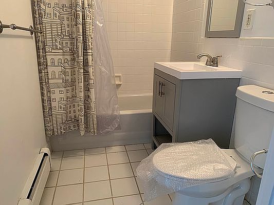 2nd image of 130 W 17th St #212