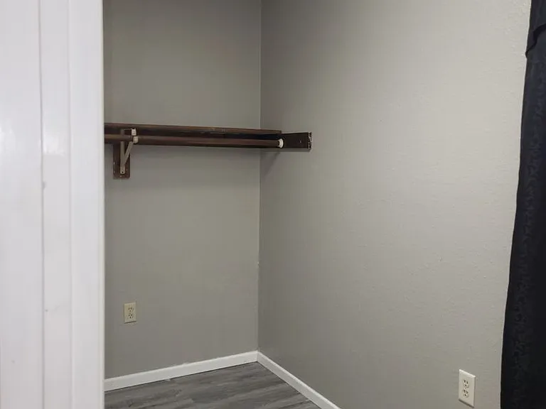 604 Plaza Dr — Photo 3