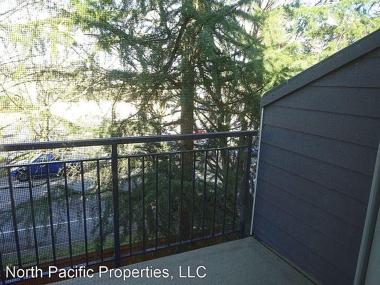2nd image of 12519 SE 41st Pl #B300