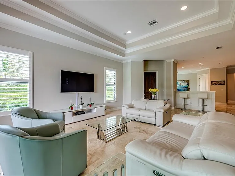 6560 Roma Way — Photo 6