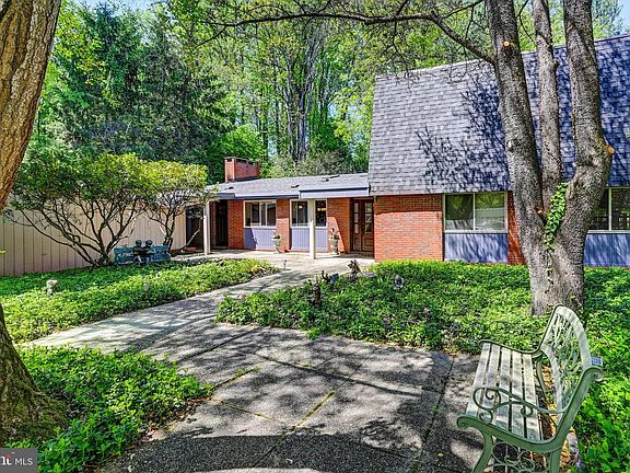 2nd image of 3604 Barberry Ct