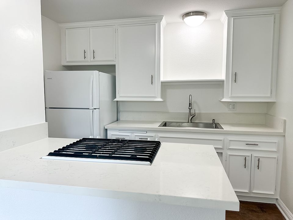 2nd image of 1022 Georgia St Unit 103