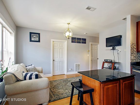 5th image of 2611 W Rosemont Ave #B