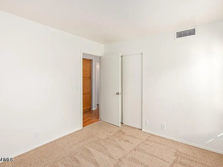 6585 N 77th Dr — Photo 25