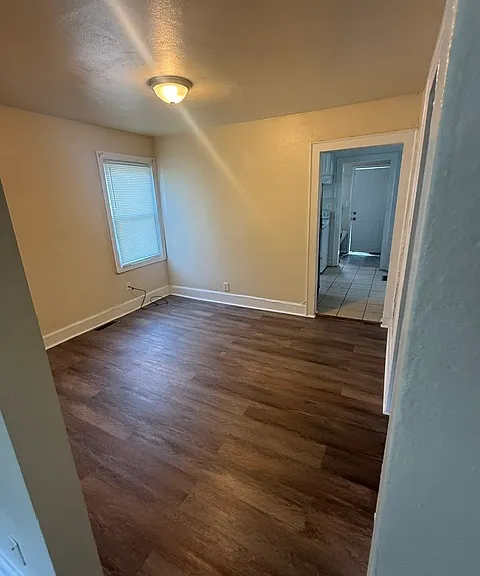923 Hatton St — Photo 2