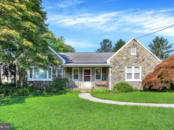 13593 Crawford Ave, Blue Ridge Summit, PA 17214