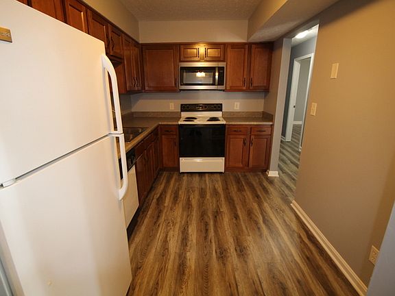 5th image of 165 N Buckman St #C4
