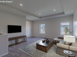 10327 Wayborough Ln, Lincoln, NE 68527