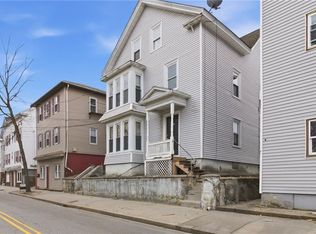 880 Douglas Ave, Providence, RI 02908