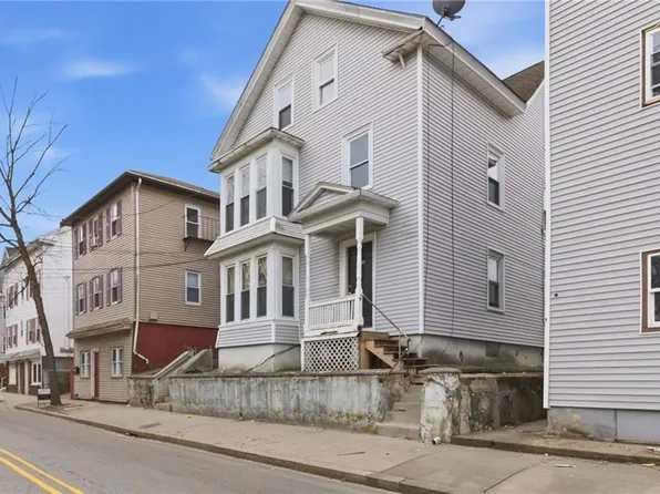 880 Douglas Ave, Providence, RI 02908
