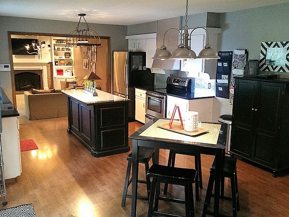 Open Kitchen and Family