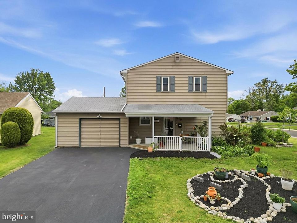 1st image of 342 Chelsea Rd