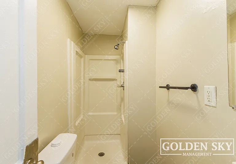 1203 W 1st St #2 — Photo 8