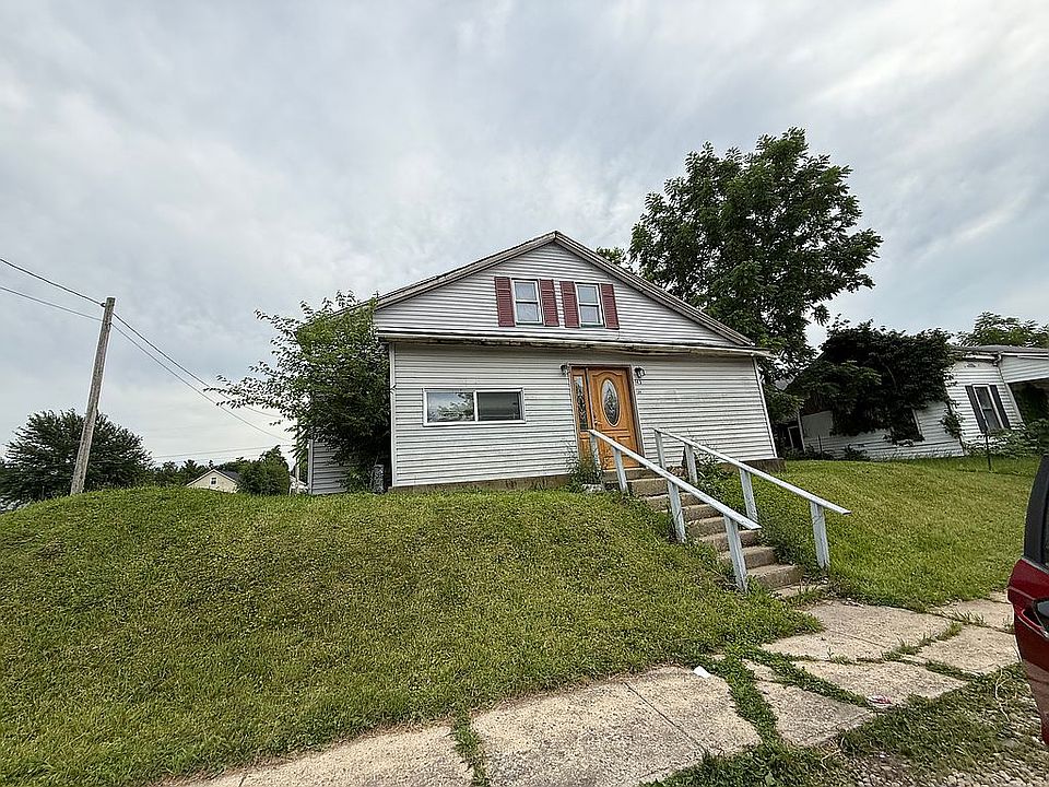1st image of 143 E Plum St