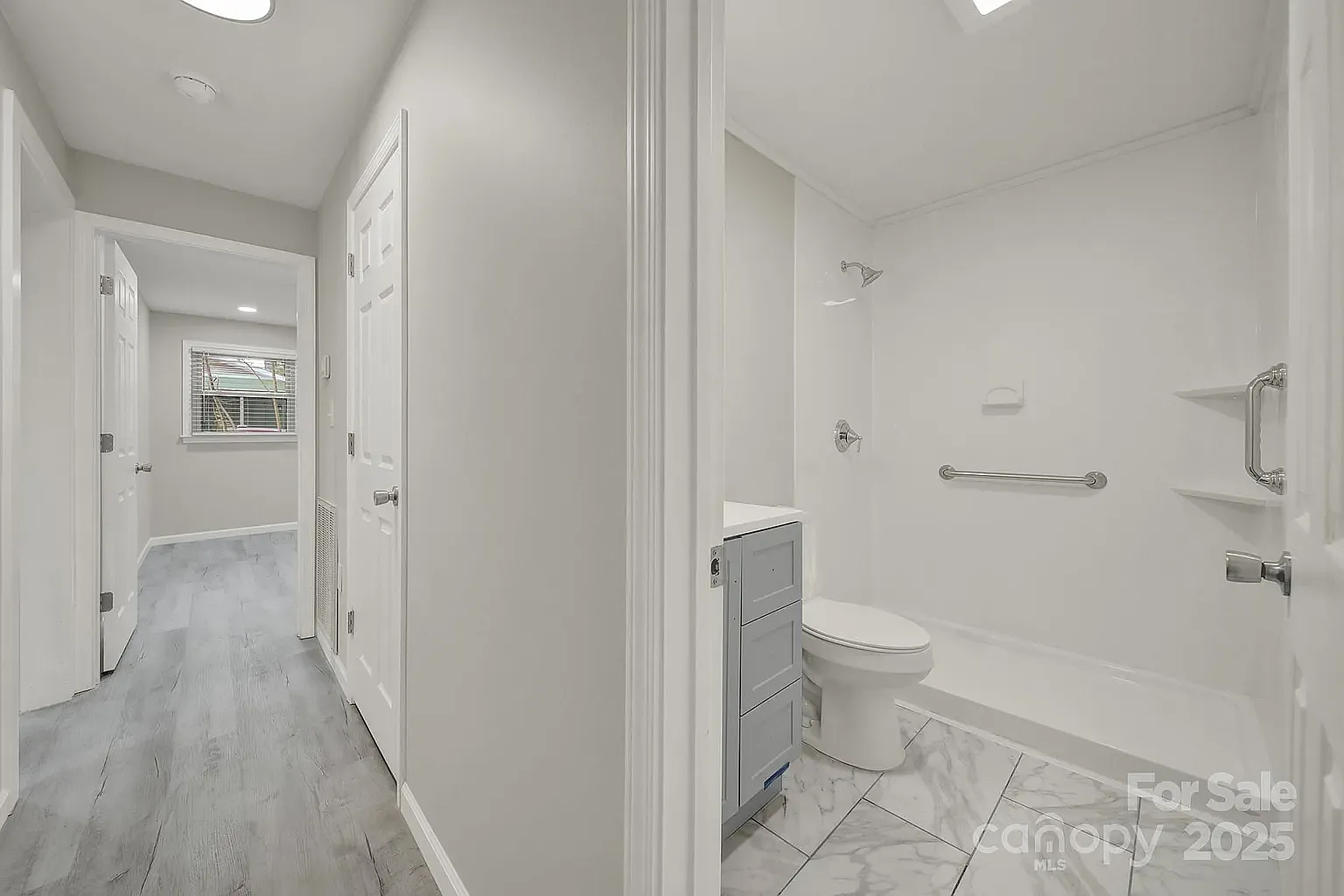 3 bed, 1100 sqft, $2,400 — Photo 2