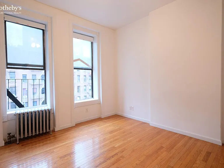 769 9th Ave #4S — Photo 3
