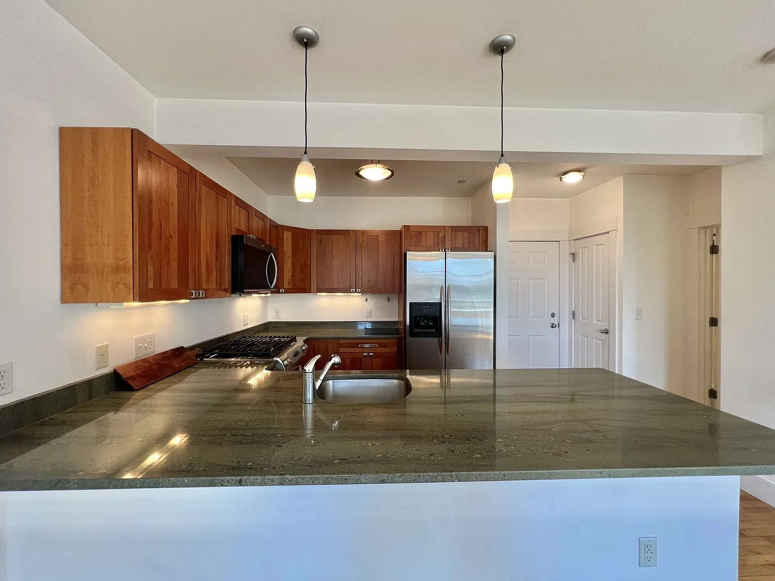 1 bed, 686 sqft, $3,250 — Photo 2