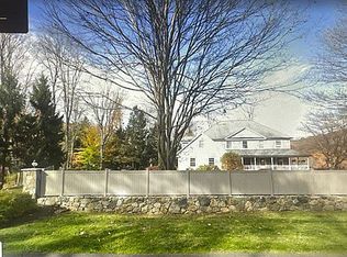 107 Glen Rd, Sandy Hook, CT 06482