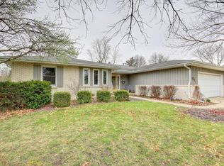 1214 Harrington Dr, Champaign, IL 61821