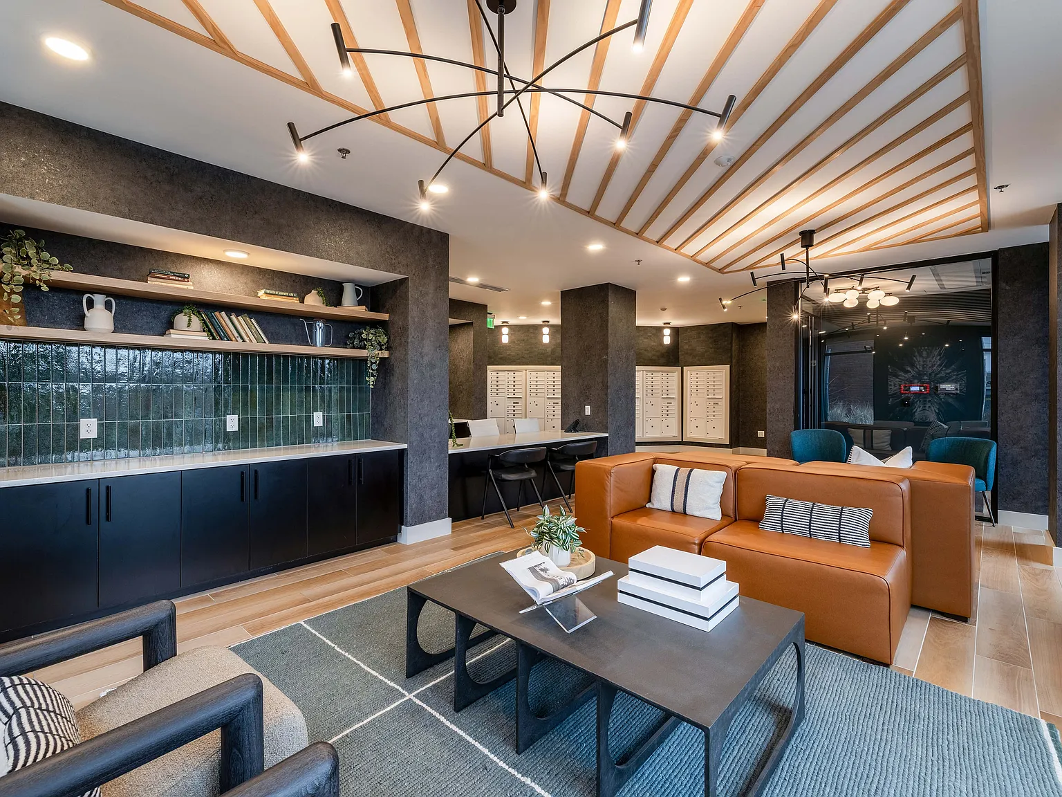 Peer on 7th Student Living — Photo 3