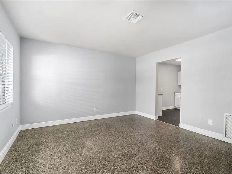 4123 18th Pl — Photo 4