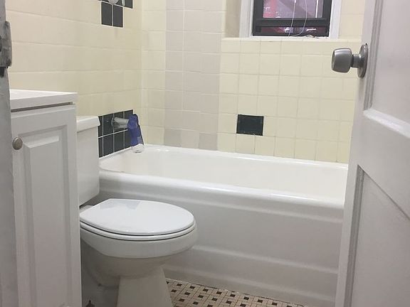 5th image of 2474 Kennedy Blvd APT 4C